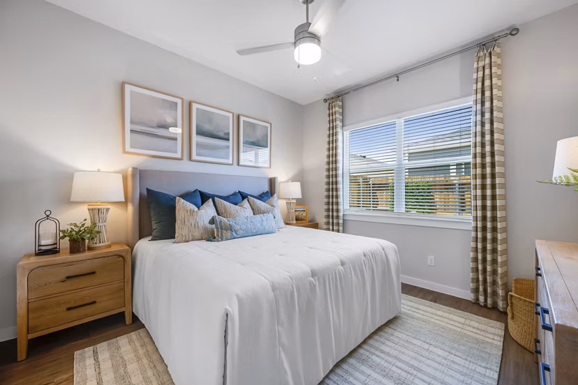 bedroom at Yardly Stoneridge Apartments