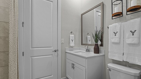 bathroom at Yardly Stoneridge Apartments