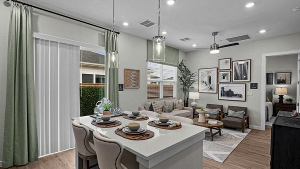 dining room at Yardly Stoneridge Apartments