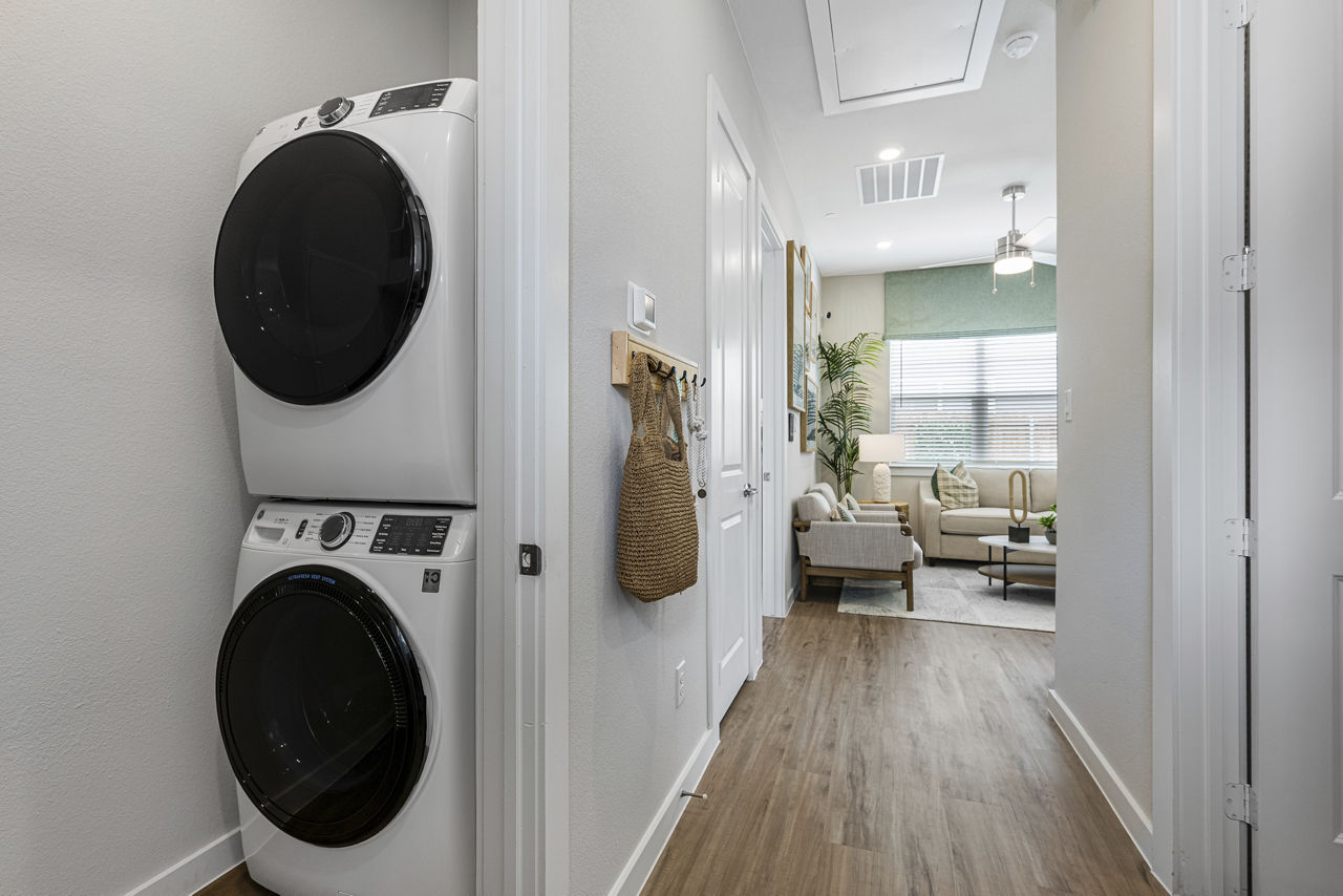 Laundry room at Yardly Stoneridge (1 of 2)