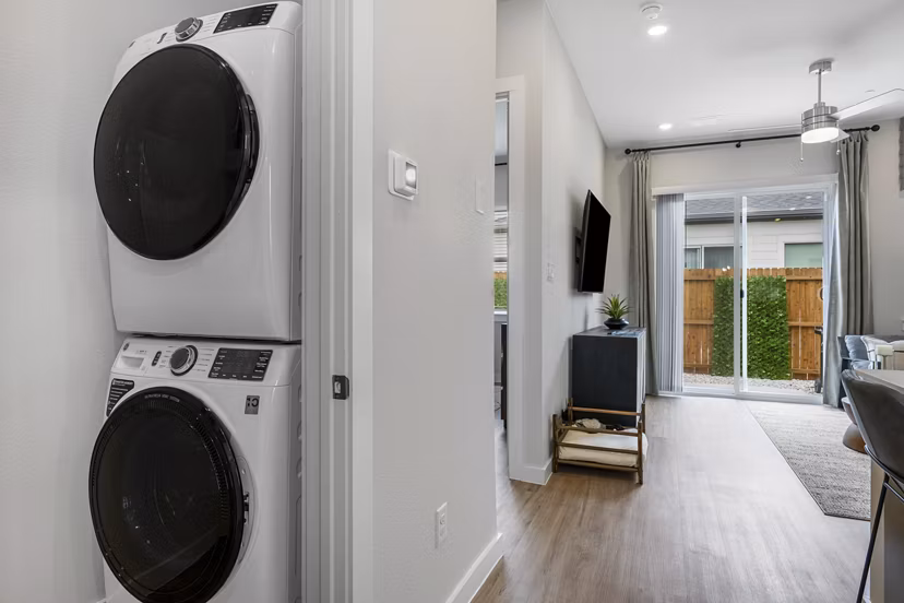 laundry room at Yardly Stoneridge Apartments