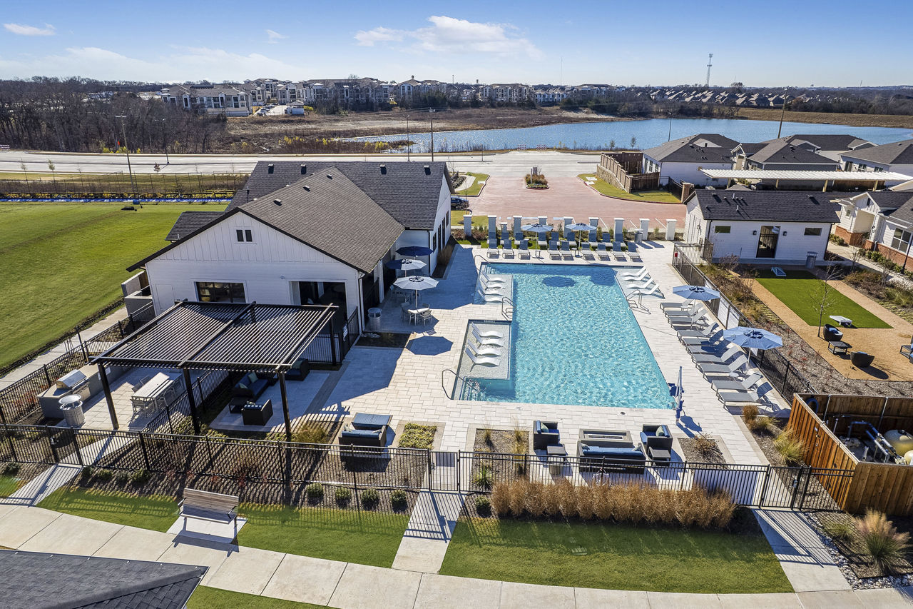 Pool at Yardly Stoneridge (3 of 3)