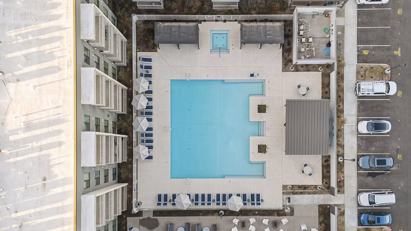 pool at Giddy Hall Apartments