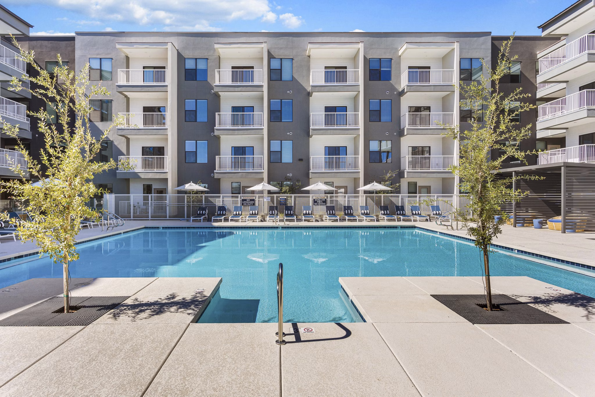 pool at Giddy Hall Apartments