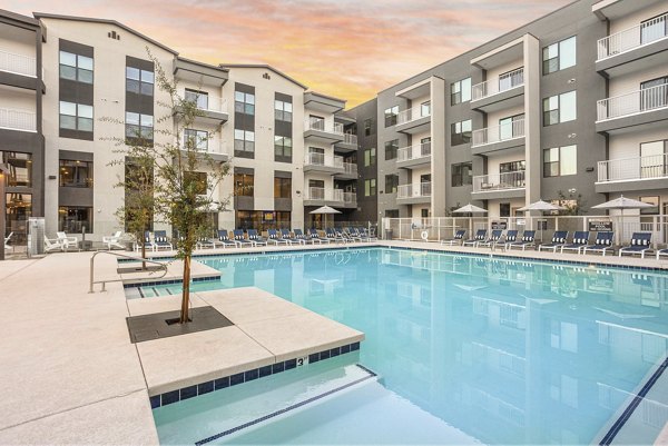 pool at Giddy Hall Apartments