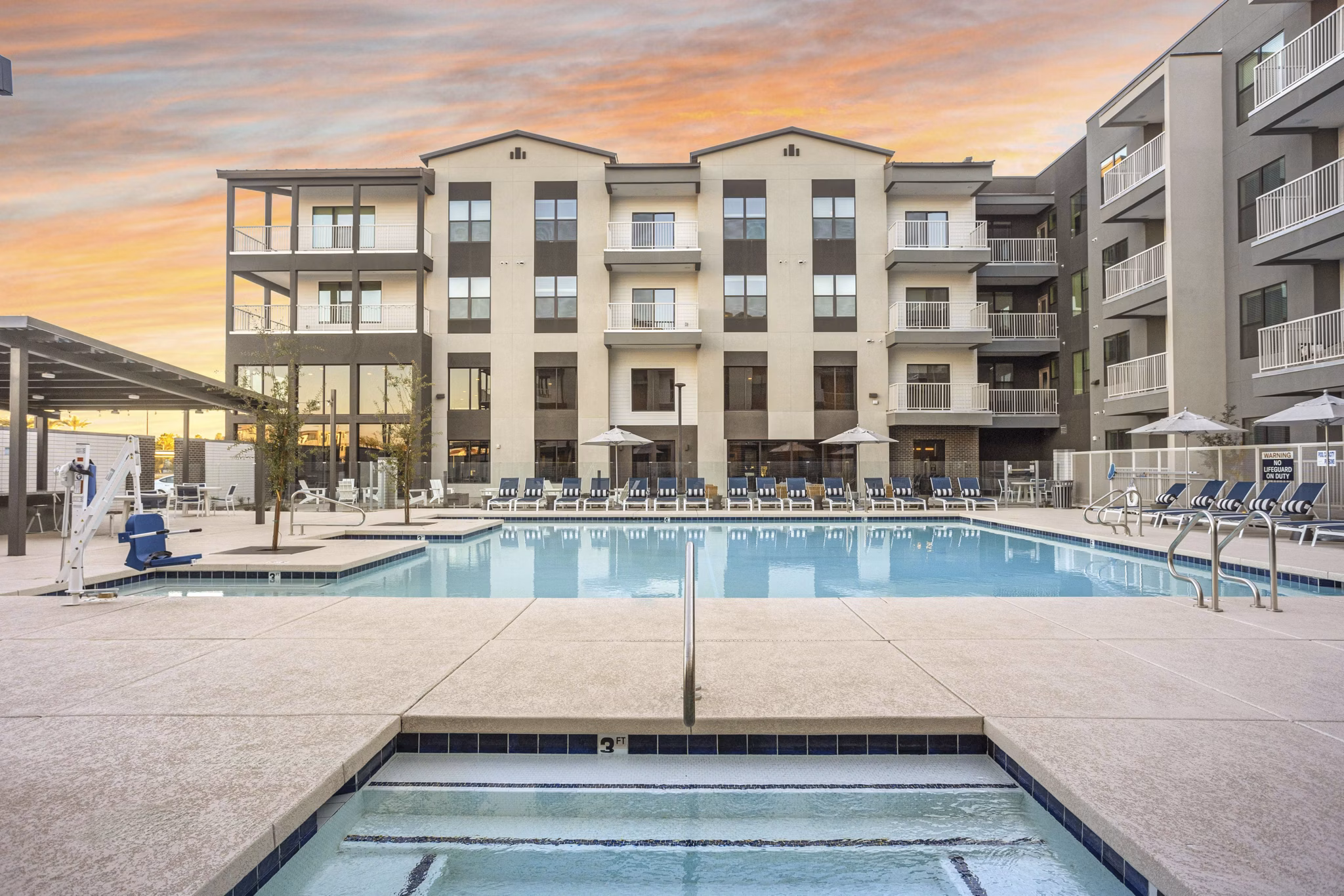 pool at Alta Rise Apartments