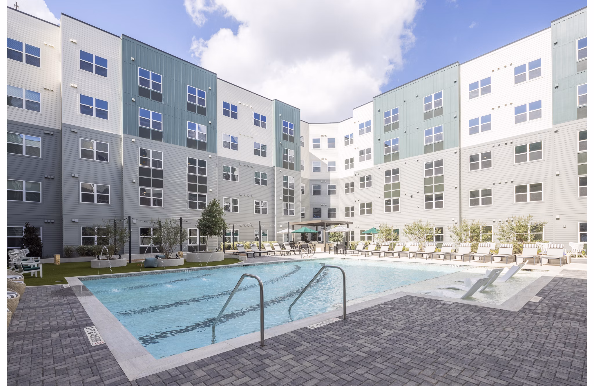 pool at Broadstone Garden Oaks Apartments 