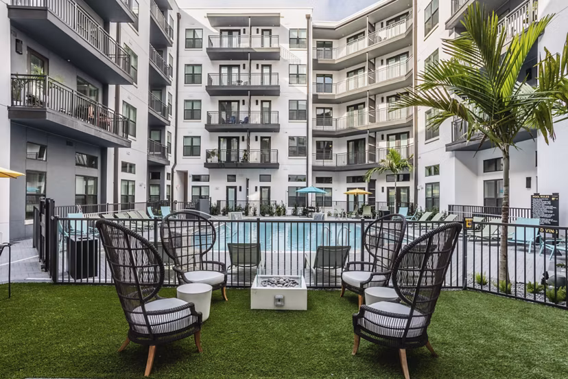 fire pit at Lector 85 Apartments