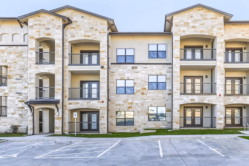 Agora Stone Oak Apartments: Contemporary of luxury apartments in San Antonio