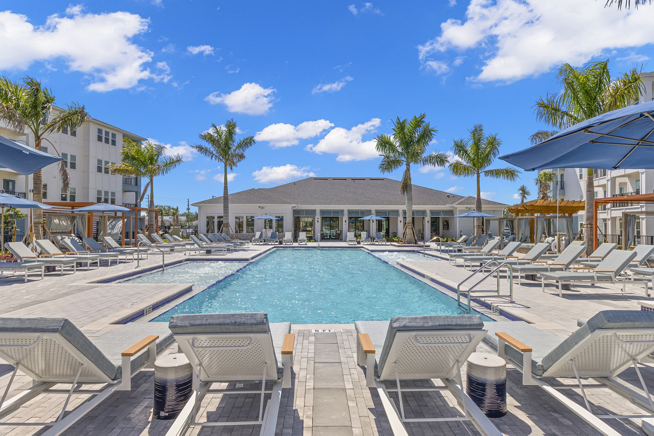 Pool at Marlowe Jacaranda (3 of 4)