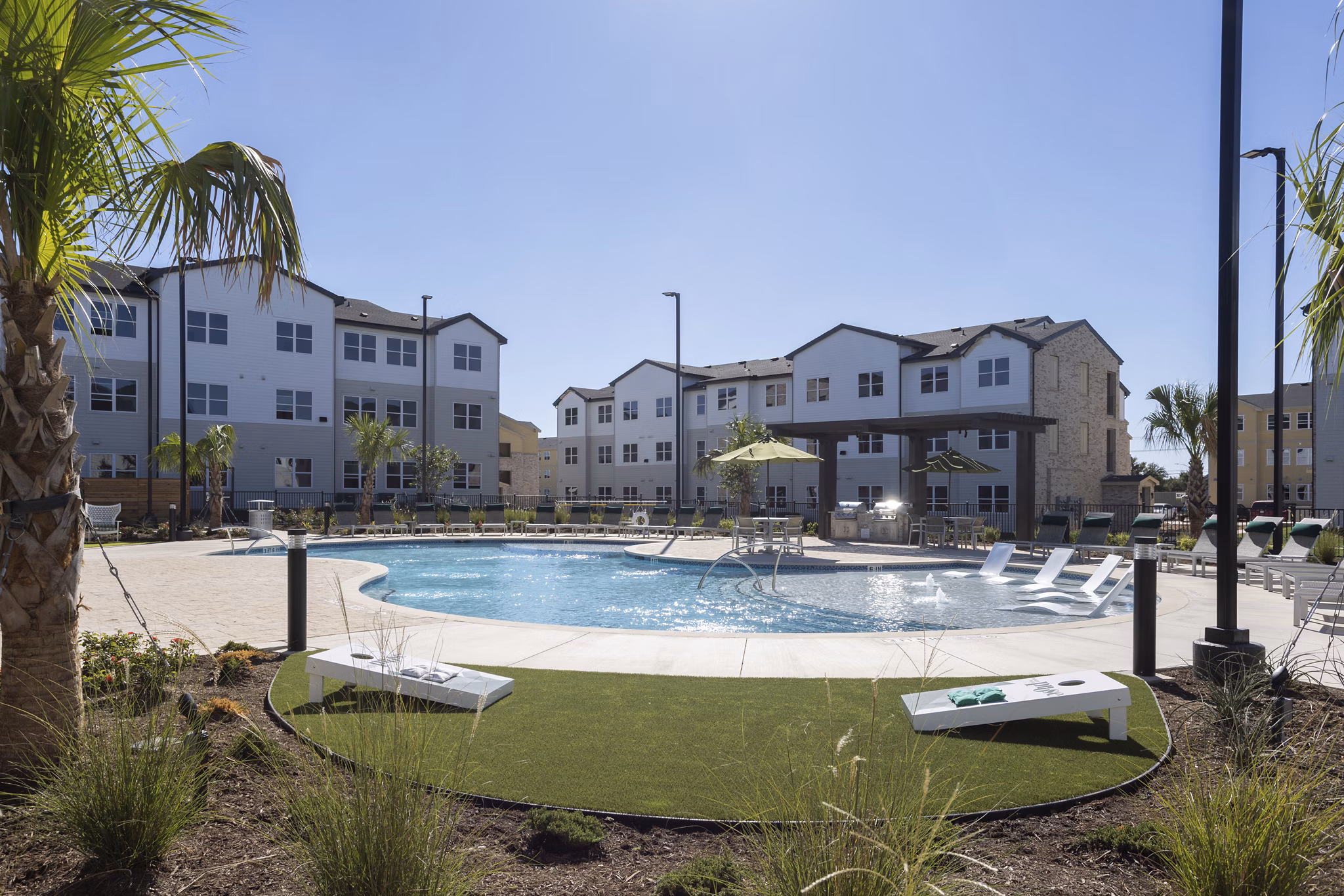 pool at Prose Thunder Rock Apartments