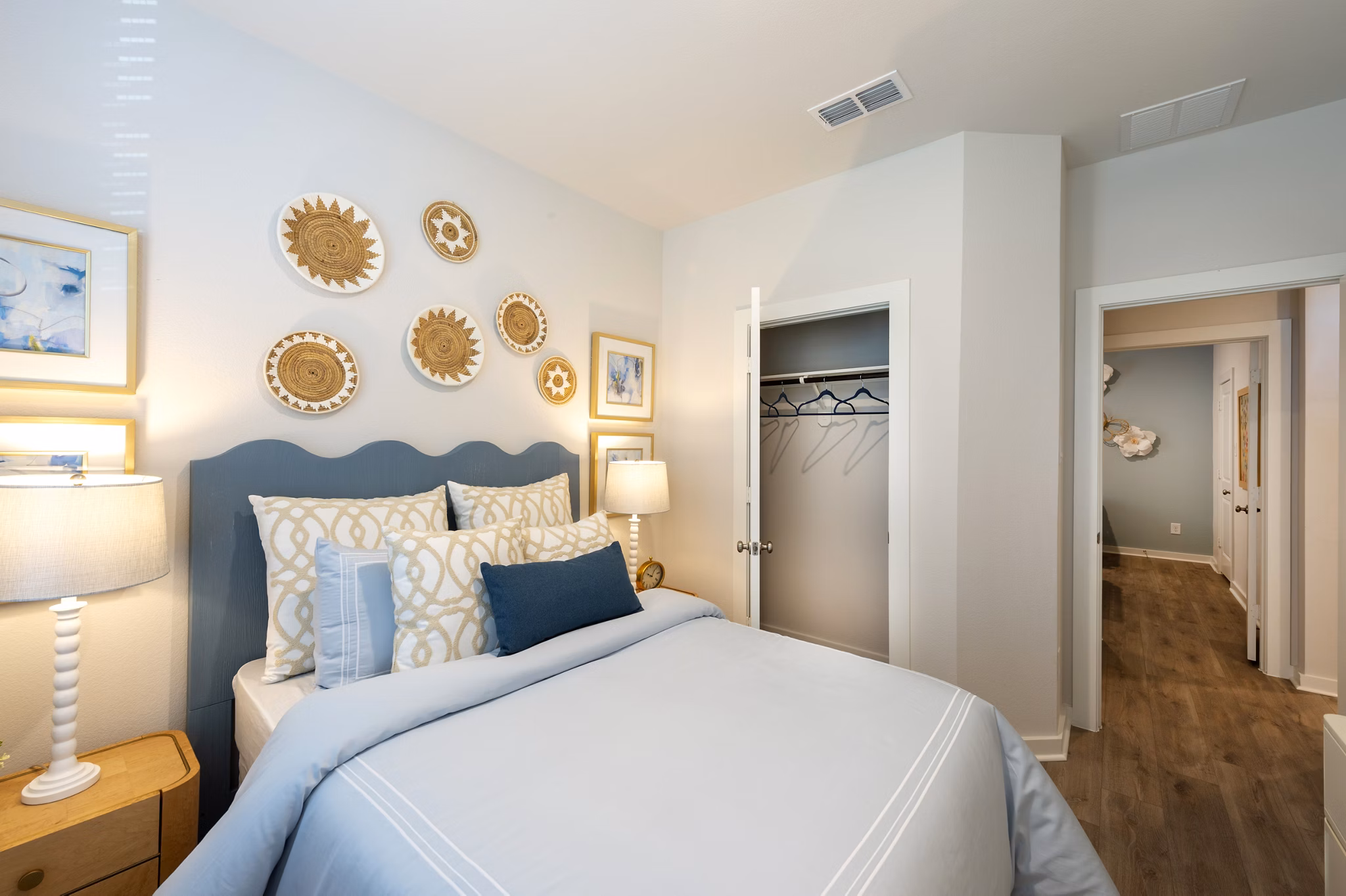 bedroom at Skymor Cypress Apartments 