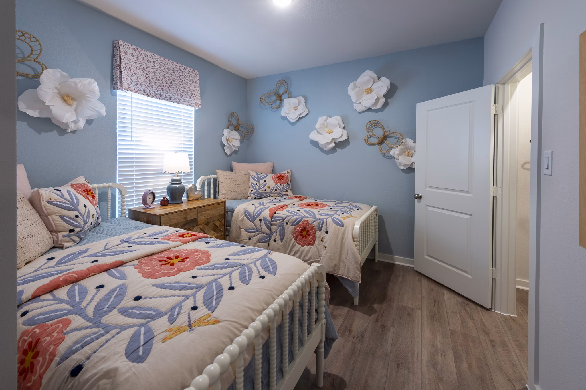 bedroom at Skymor Cypress Apartments 