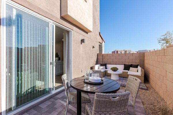 patio at Summerwell Peoria Place Apartments