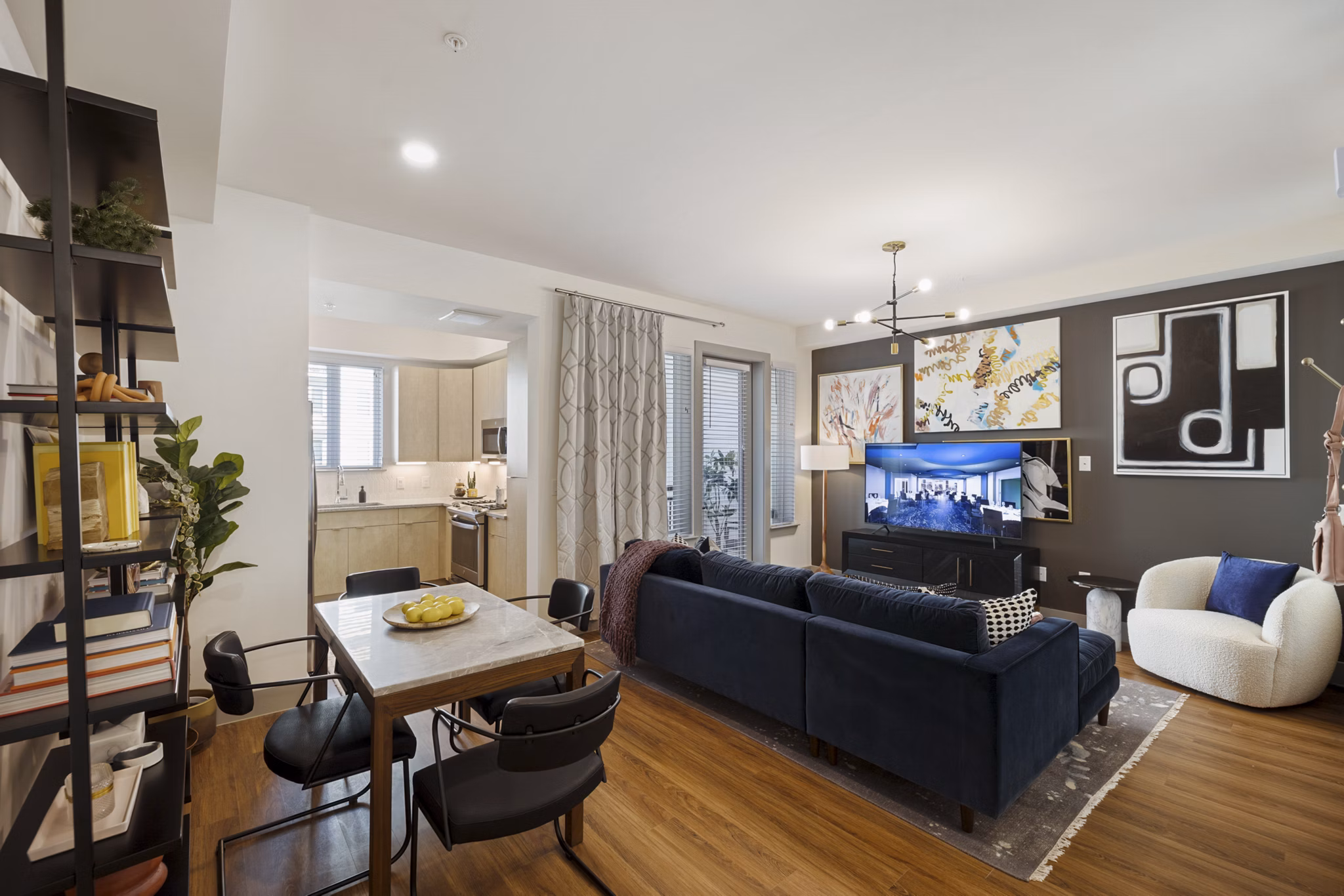 dining area at Reverie at River Hollow Apartments