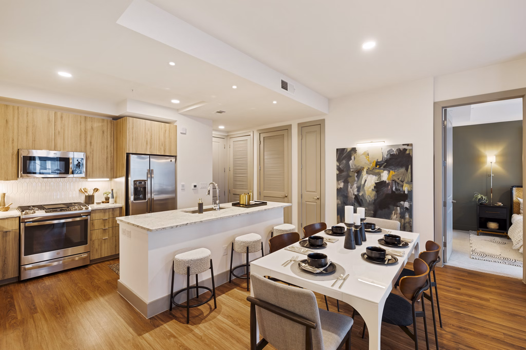 dining area at Reverie at River Hollow Apartments