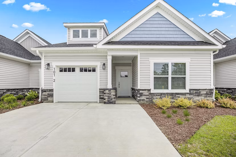 River Rock at Shingletree: Elegant building at luxury apartments