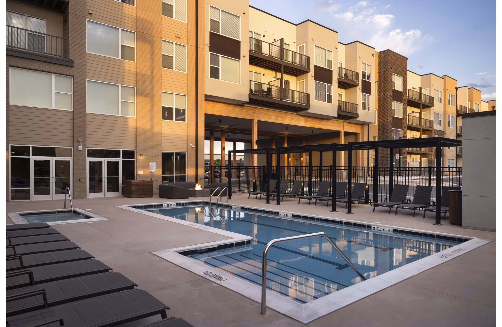 pool at Aspendale Centennial Apartments
