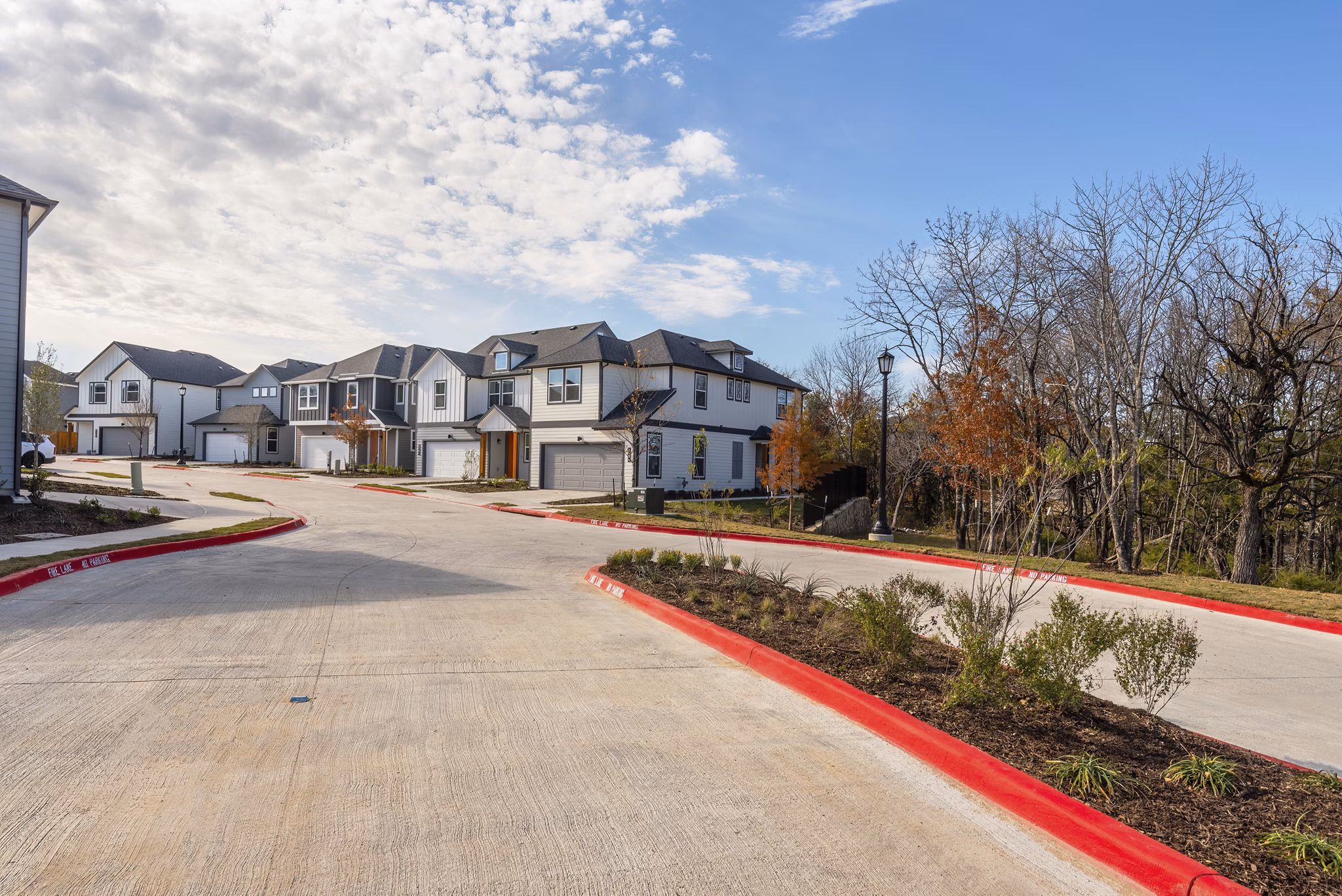 exterior at Arista McKinney Apartments 