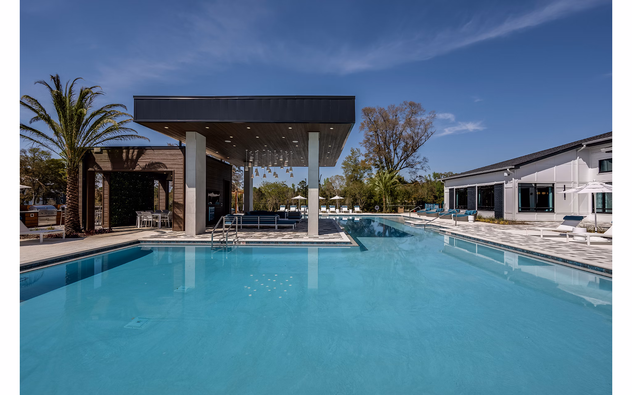 pool at Lyria Apartments 