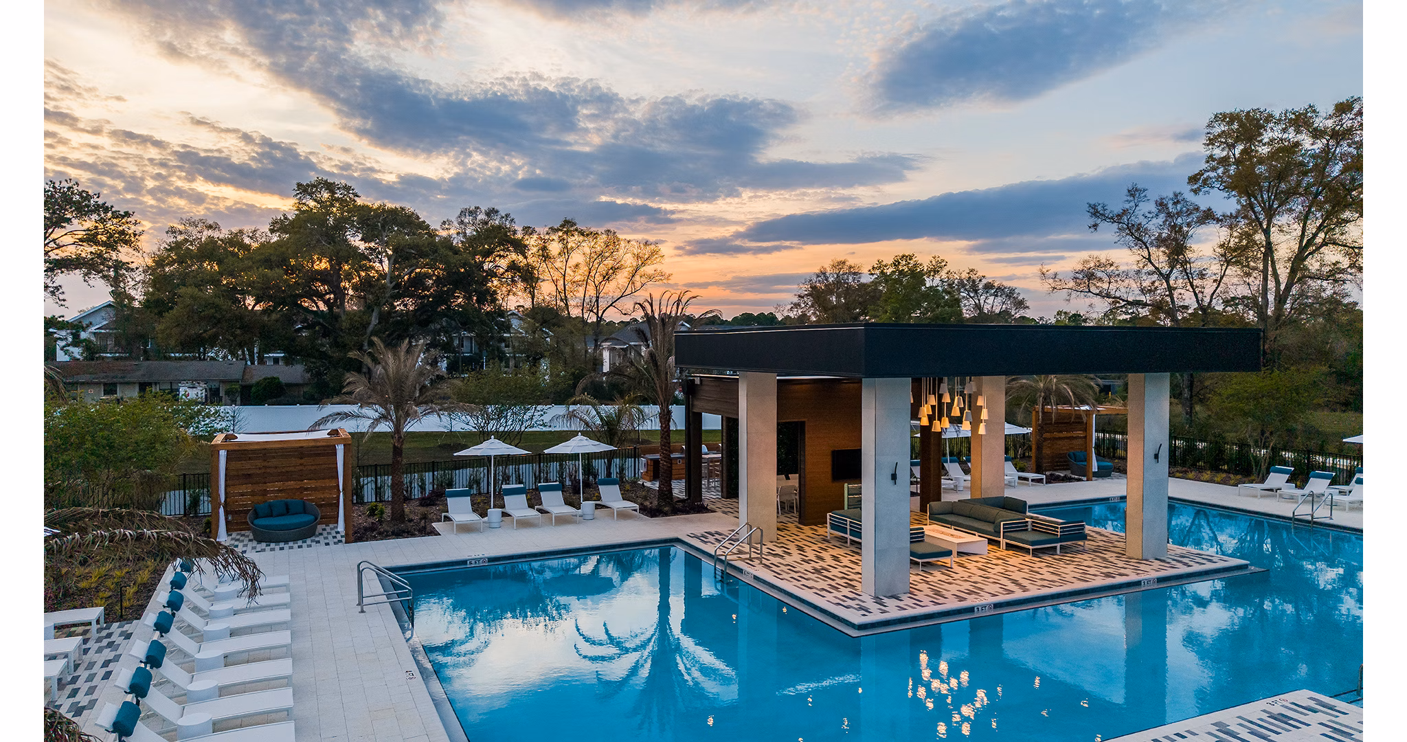 pool at Lyria Apartments 