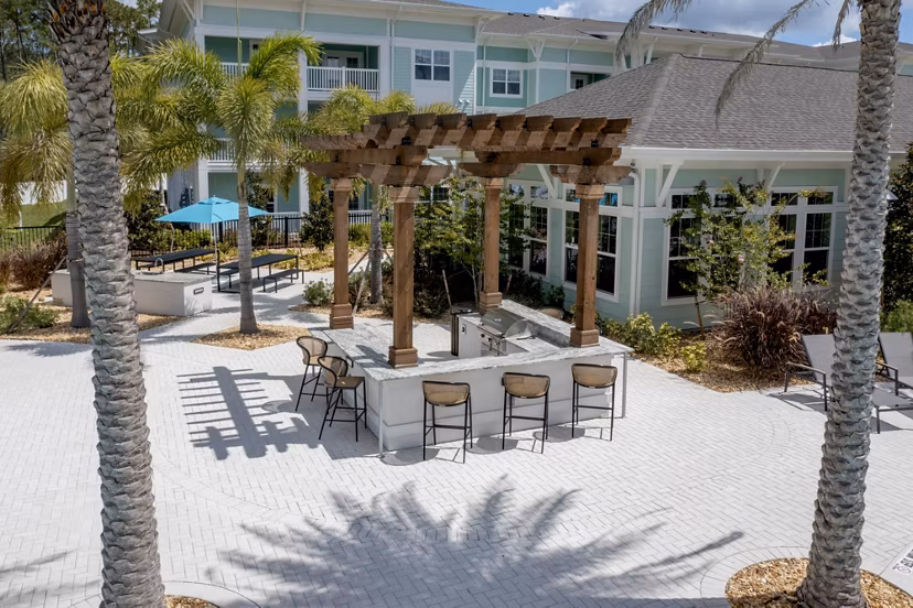 courtyard at Sage at Cypress Cay Apartments