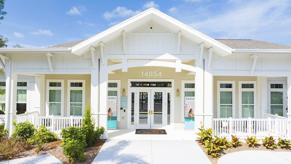 exterior at Lantana at Cypress Cay Apartments