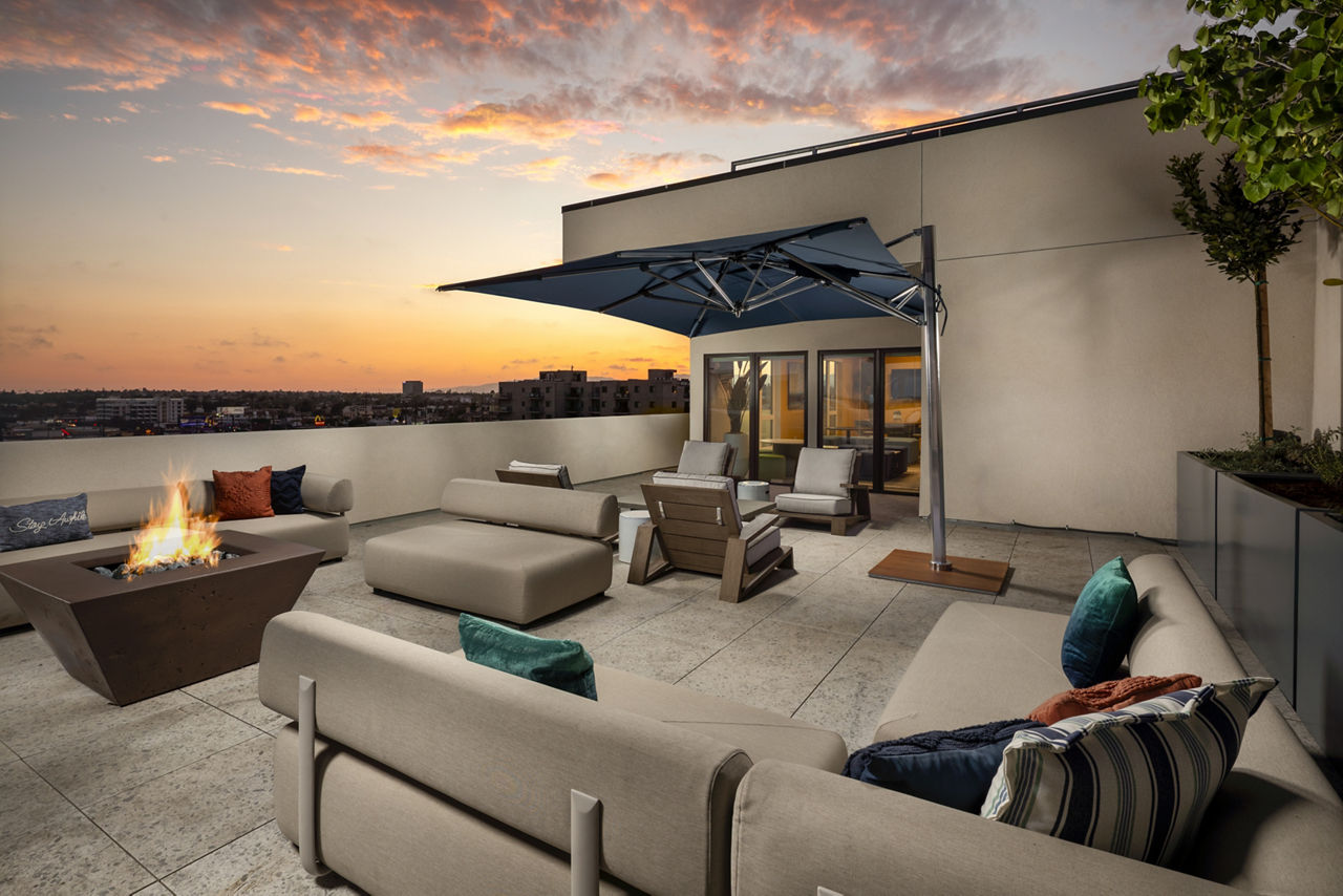 Roof deck at Lana (3 of 5)