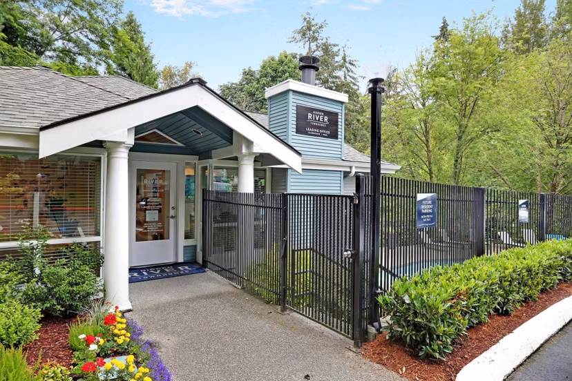 exterior at Hidden River Townhomes Apartments 