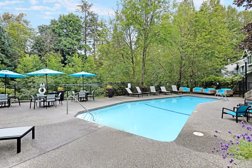 pool at Hidden River Townhomes Apartments 