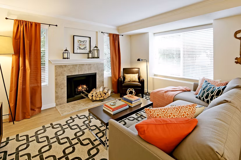 living room at Hubbard's Crossing Apartments