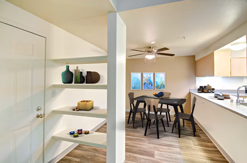dining room at Vista Ridge Apartments 