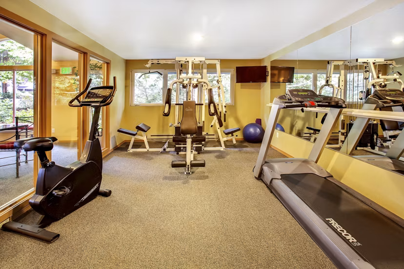 fitness center at Vista Ridge Apartments 