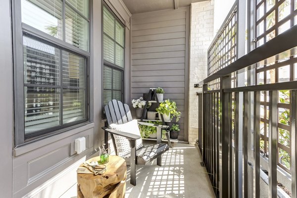 patio at Atlantic Nowell Creek Apartments 