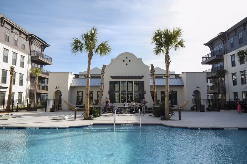 pool at Atlantic Nowell Creek Apartments 