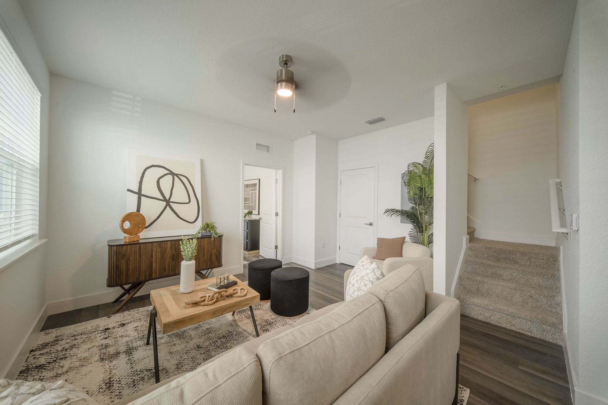 living room at Mason's Ridgeb Apartments