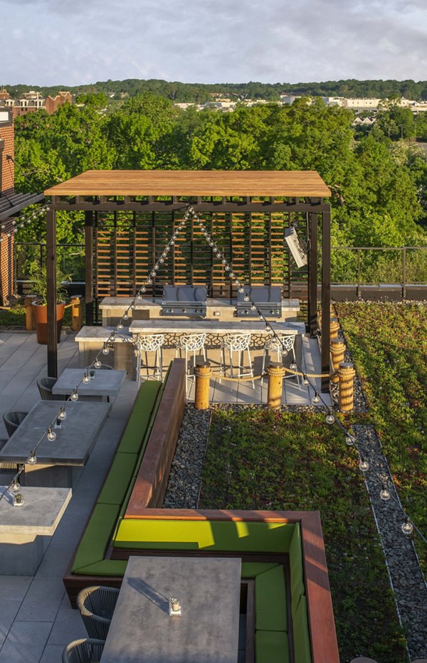 grill area at Maris Apartments 