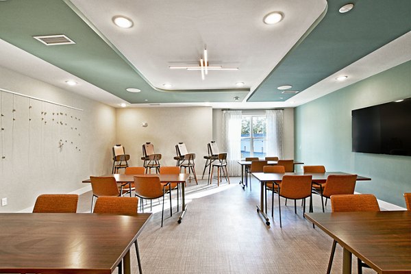 The Aspens Verdae Apartments: Modern meeting facility with state-of-the-art equipment in a serene community setting