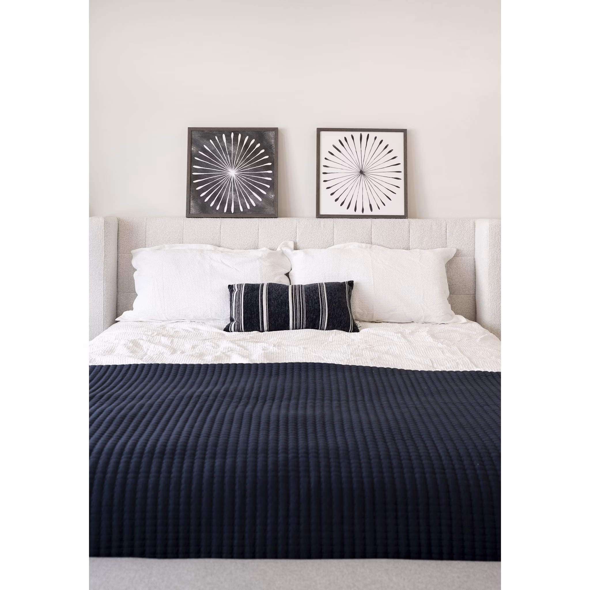 Bedroom featuring modern decor and large windows in Klein Huis at Turner Mill Apartments