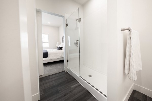 Luxurious bathroom featuring modern fixtures at Klein Huis in Turner Mill Apartments