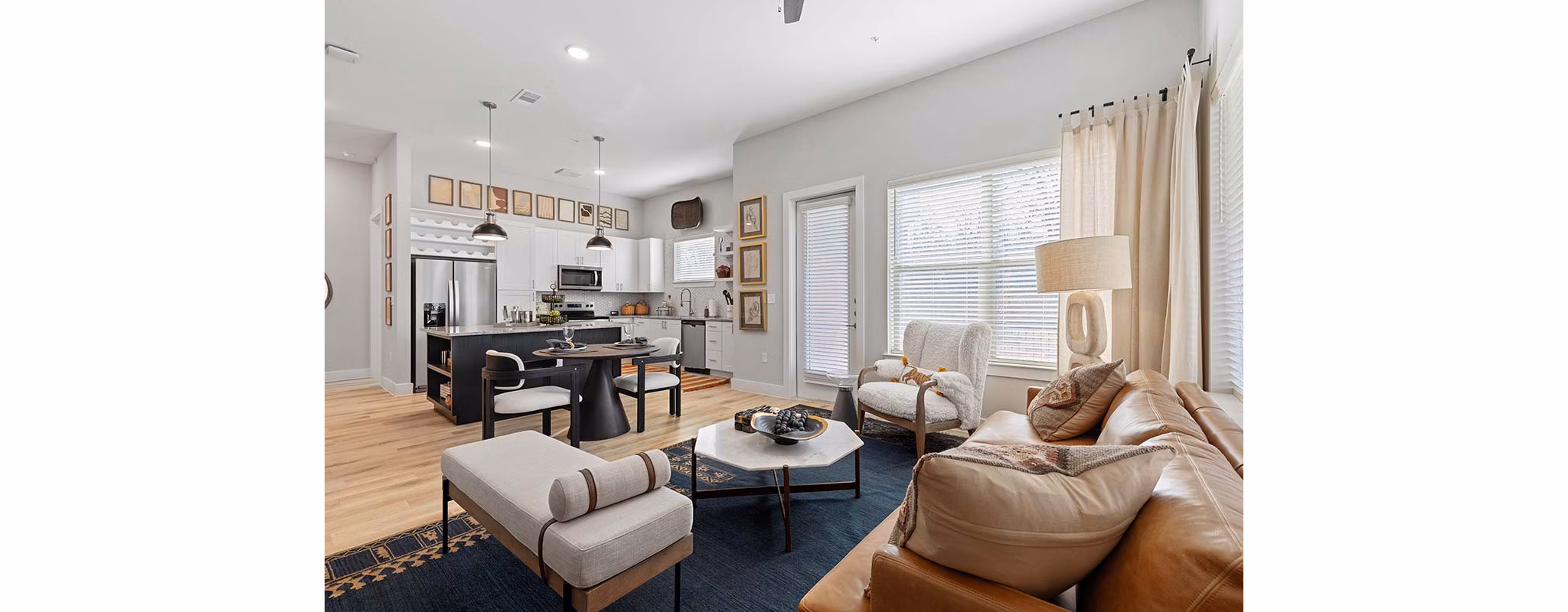 living room at Lakesound Apartments