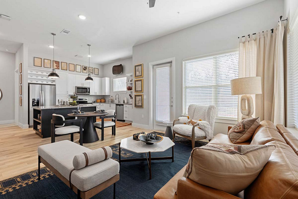 living room at Lakesound Apartments