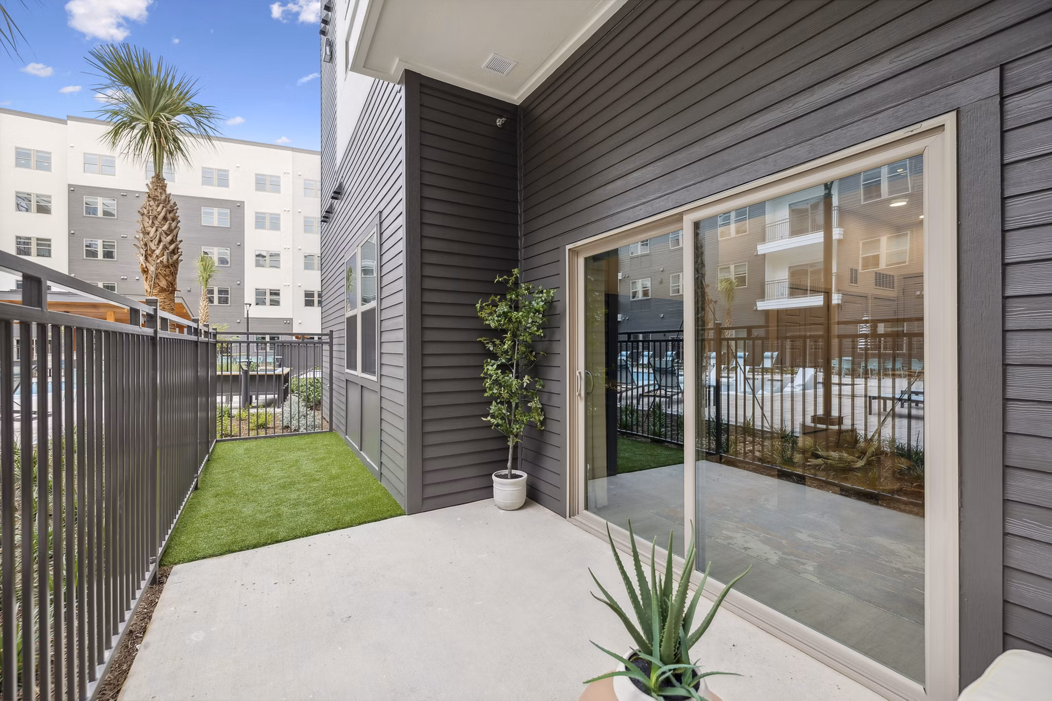 patio at Alta Sunset Heights Apartments