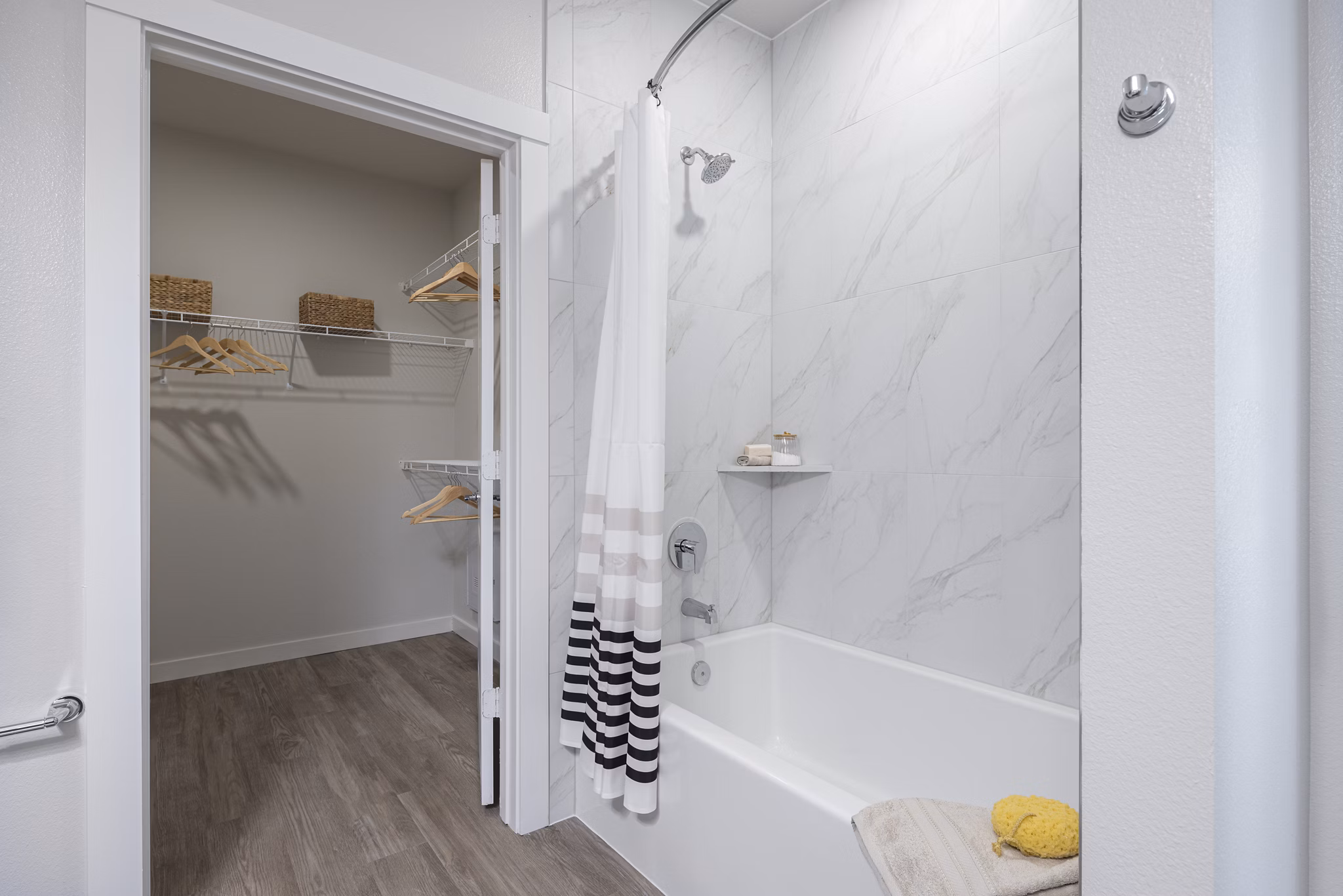 bathroom at Broadstone Oliver Apartments 