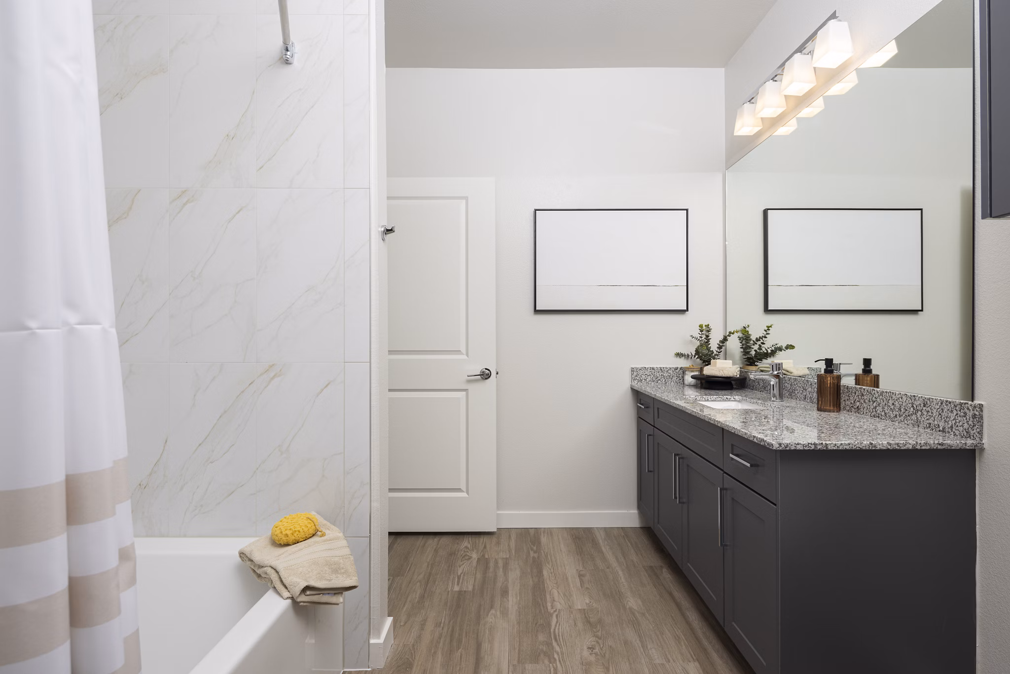 bathroom at Broadstone Oliver Apartments 