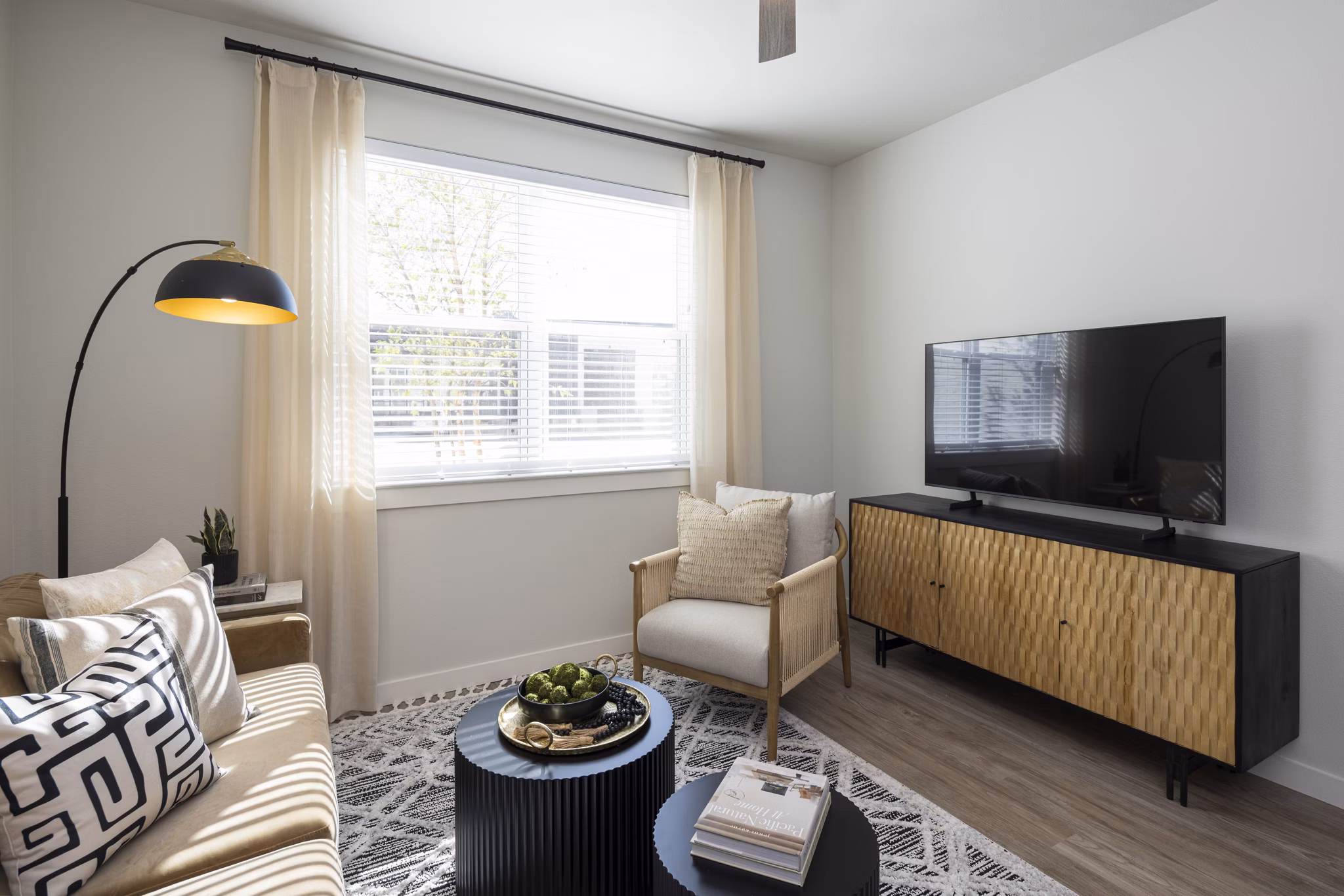 living room at Broadstone Oliver Apartments 