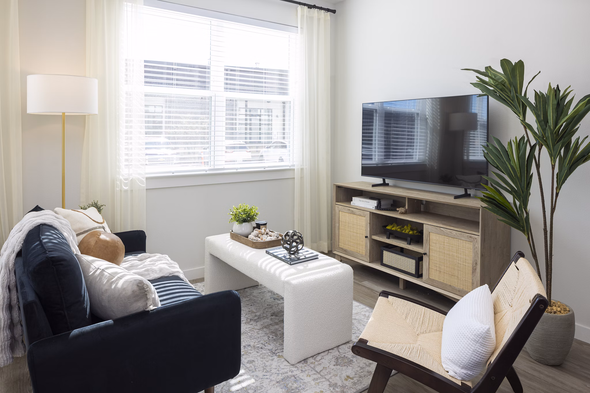 living room at Broadstone Oliver Apartments 