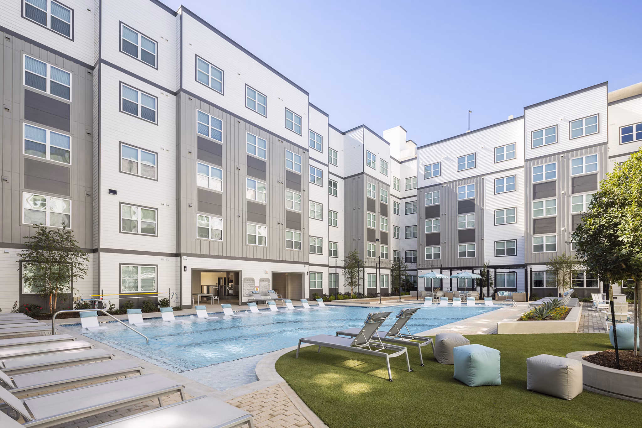 pool at Broadstone Oliver Apartments 