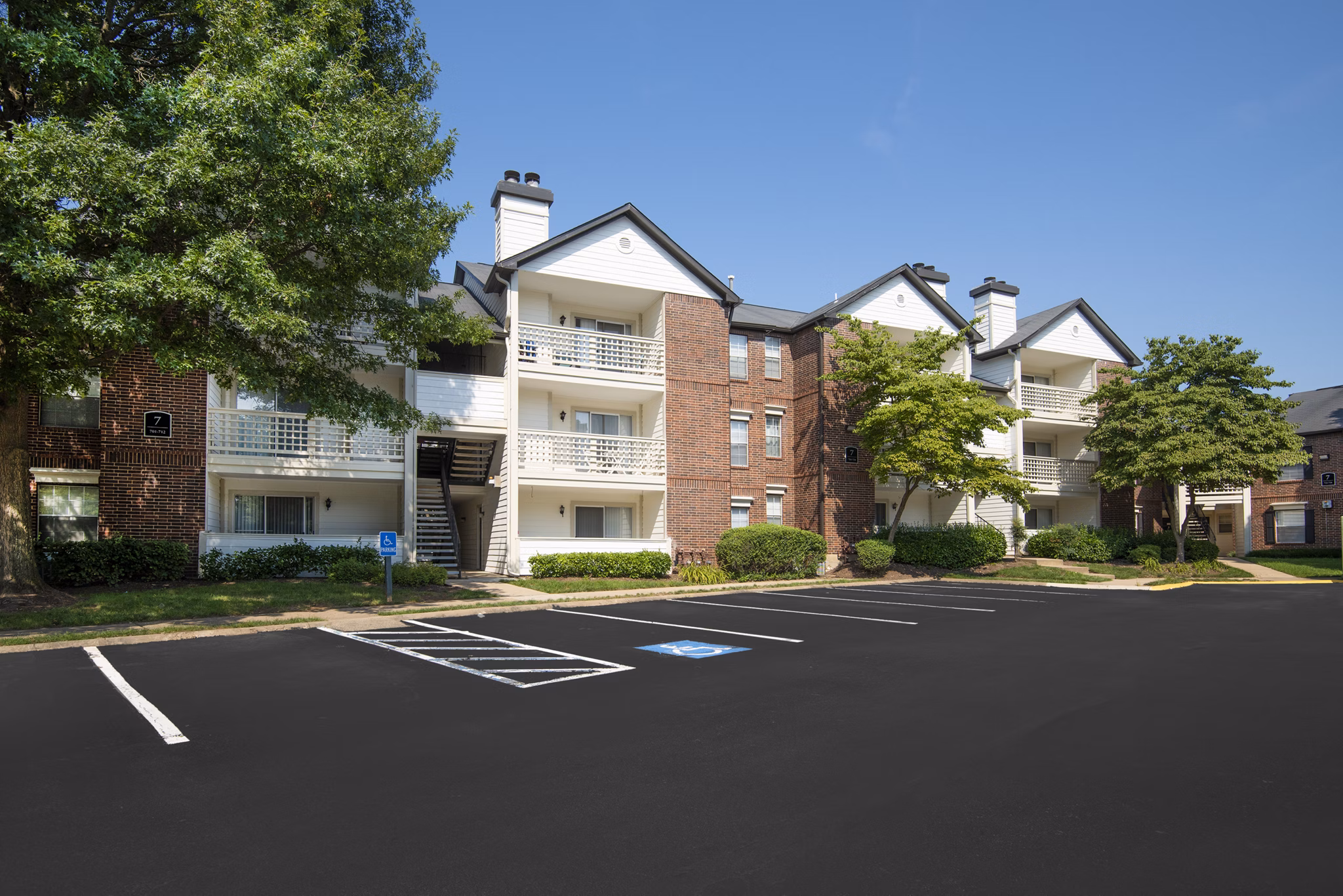 building at Avana Bellemeade Apartments