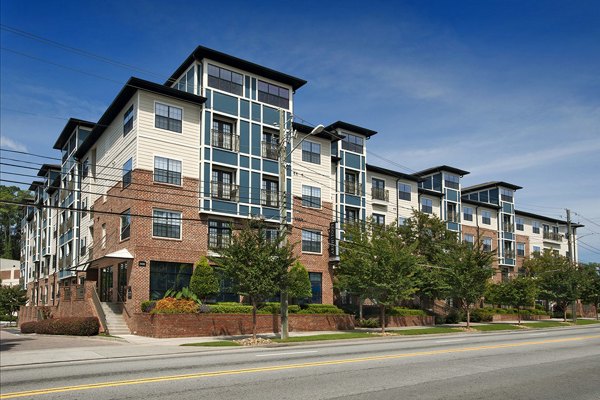 CB Lofts: Stylish brick of luxury apartments in vibrant urban setting